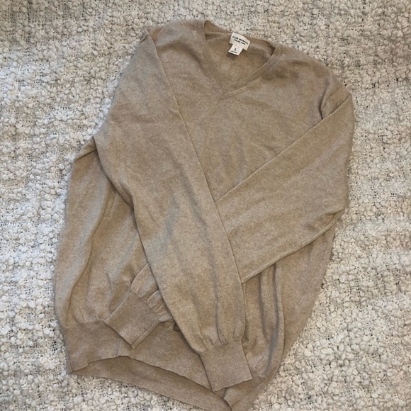 CLUB Monaco 100% Wool Camel V Neck Pullover Sweater large - Picture 5 of 5
